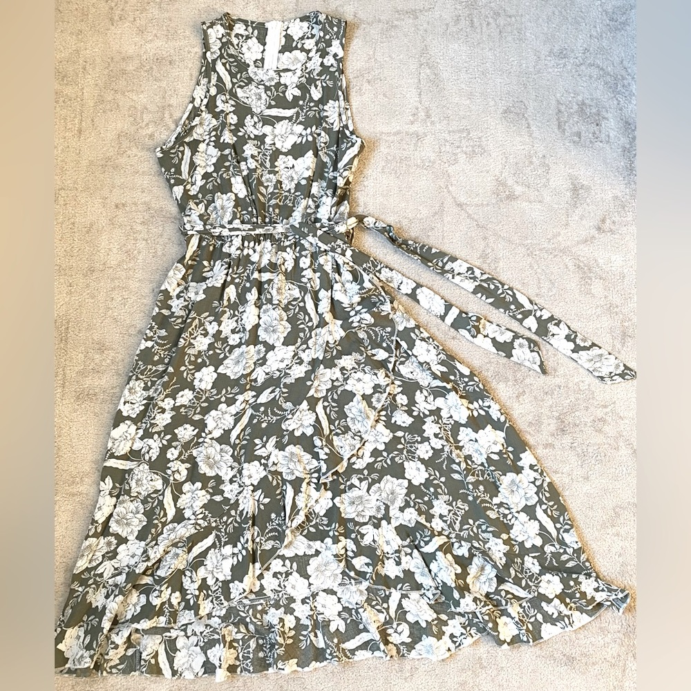 SHEIN Wrap-Style dress, size Small